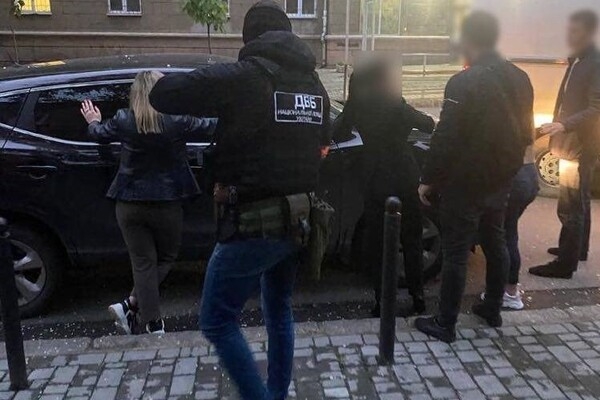 100 долларов за час: в Одессе полицейские организовали центр вызова проституток