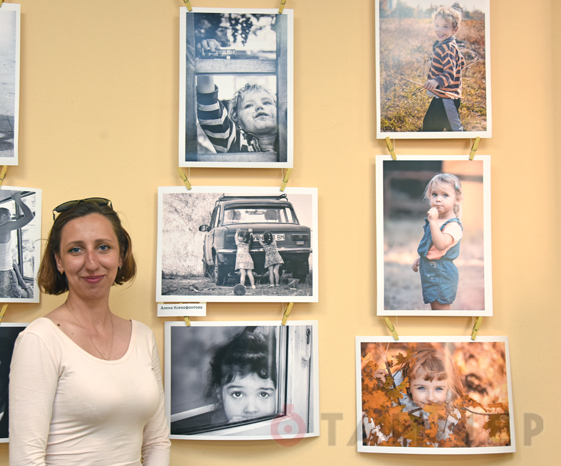 Одесские фотохудожники открыли выставку «Дети»