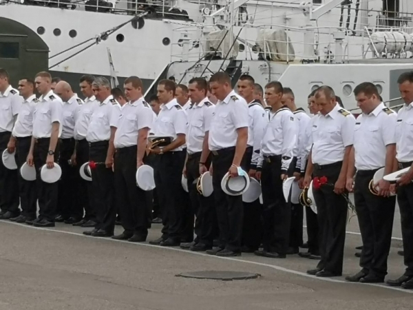 В Одесском порту открыли памятник павшим украинским морякам 