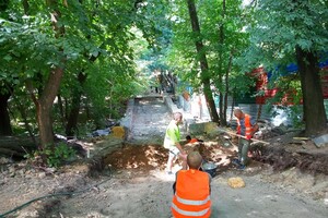 Самая длинная и крутая: на Молдаванке ремонтируют Курсантскую лестницу