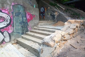 Самая длинная и крутая: на Молдаванке ремонтируют Курсантскую лестницу