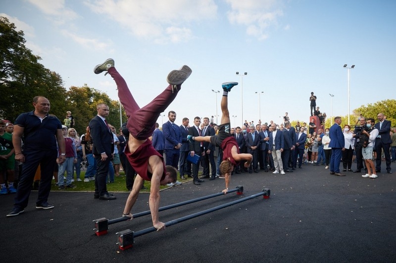 Урбан-парк на ВДНГ стане базою майбутніх чемпіонів — президент МОК про проєкт «Великого будівництва» Зеленського