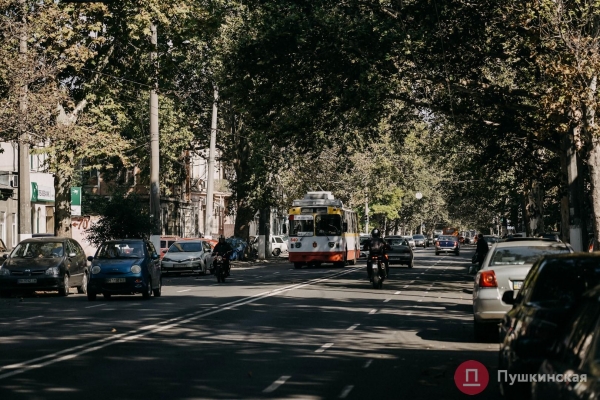 Нетуристическая Одесса, часть 1: смесь времен на окраине Молдаванки. Фоторепортаж
