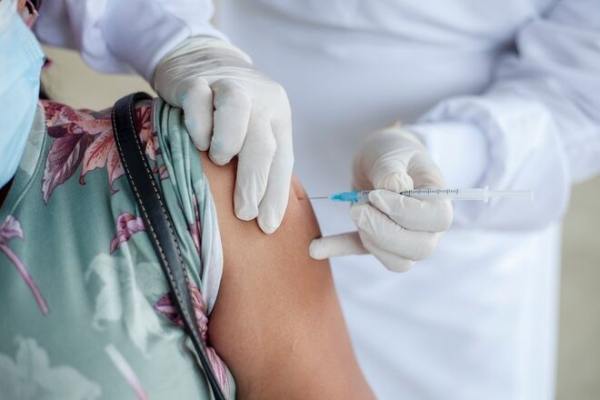 
Киевляне ринулись вакцинироваться: по 10 тыс. желающих каждый день
