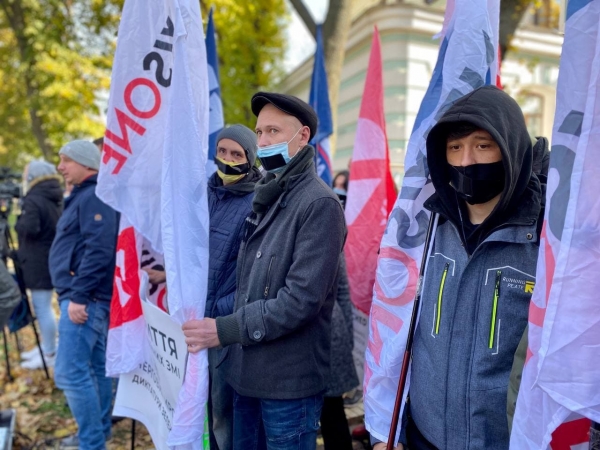 
Журналисты незаконно закрытых СМИ провели масштабную акцию с целью привлечь внимание гостей саммита Украина – ЕС к нарушению свободы слова
