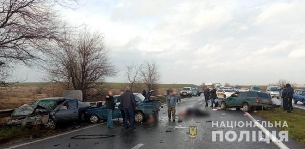 Один человек погиб и шесть пострадали в ДТП на дороге Одесса — Мелитополь