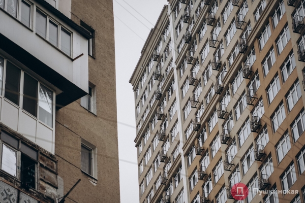 Нетуристическая Одесса, часть 2: смесь старого города и промзоны на Сахалинчике. Фоторепортаж