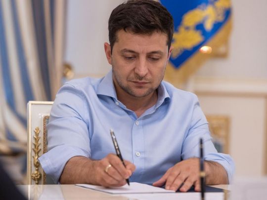 Зеленський затвердив санкції проти «телеканалів Медведчука» та стратегію інформбезпеки України