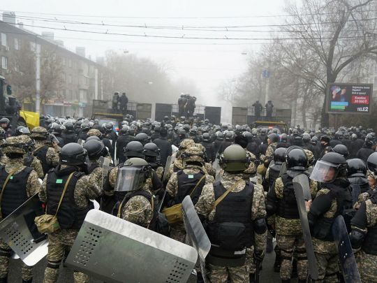 Продовжуємо кошмарити Захід, але відмовляємось від ідеї війни проти України: експерт про можливу реакцію РФ на події в Казахстані