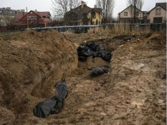 «Це допоможе ідентифікувати тіла»: 3 травня у Бучі безкоштовно робитимуть ДНК-аналіз родичам вбитих