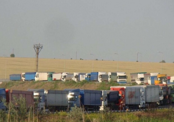 В Одесской области на границе с Румынией скопилась очередь из грузовиков