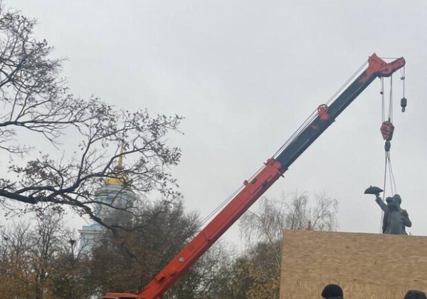 В Измаиле демонтируют памятник Суворову