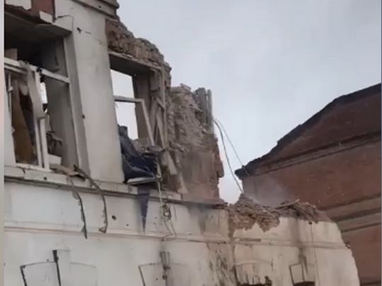 Рашисти ракетою знищили музей у Куп'янську, під завалами люди (відео)
