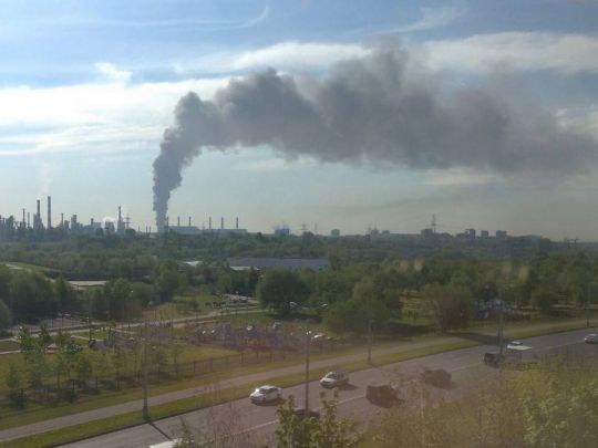 Потужна пожежа у Підмосков’ї: горять склади неподалік ТЕЦ