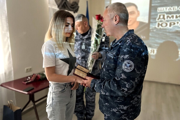В Одесской области семьям погибших пограничников вручили государственные награды