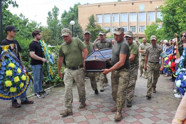 В Одесской области попрощались с погибшим защитником Василием Пелеваном