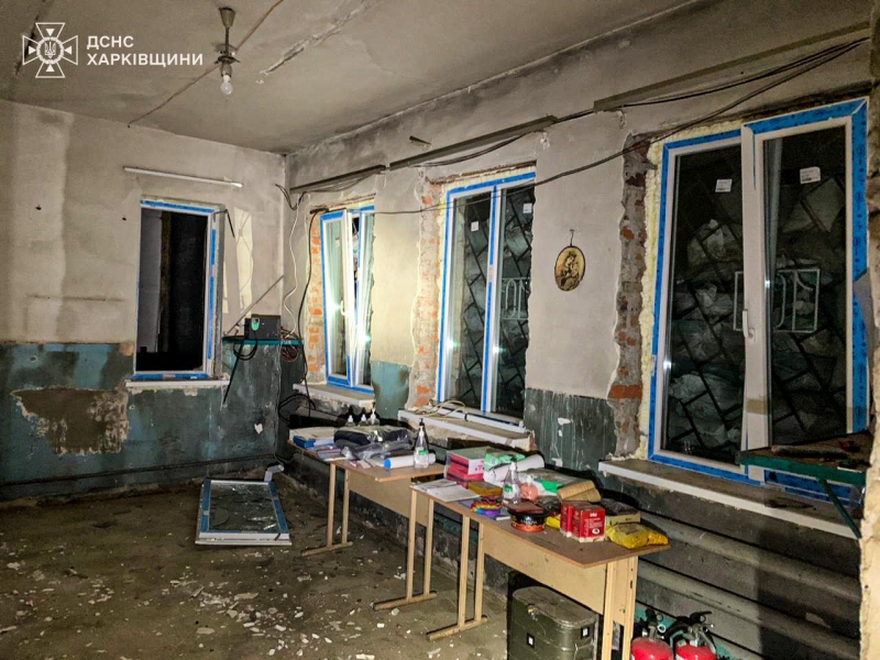 Вночі окупанти вдарили ракетою по пожежній частини на Харківщині (фото, відео)