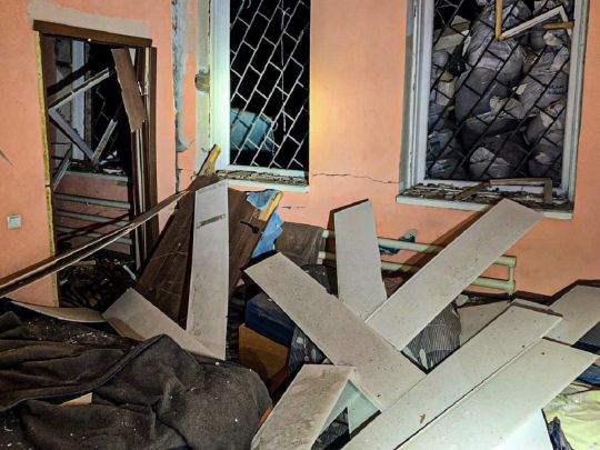 Вночі окупанти вдарили ракетою по пожежній частини на Харківщині (фото, відео)
