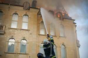 Оккупанты ударили баллистикой по Одессе: пострадали 29 человек, четверо погибли (обновляется)