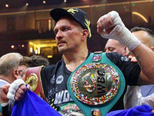 Усик відмовився від титулу абсолютного чемпіона світу (відео)