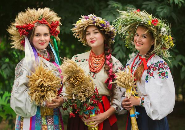 Спасівський кошик, перший хліб, ворожіння на яблуках і обряд «братчина»: як у давнину святкували Великий Спас