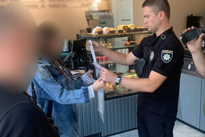 Переправлял уклонистов в Румынию: в Одесской области разоблачили экс-начальника отдела исполнительной службы