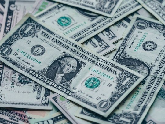 На тлі мит Трампа слабшає долар: на скільки він подешевшав в Україні