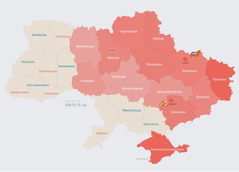 Ворог атакував низку областей України: на Херсонщині загинули три людини, в Харкові є постраждалі
