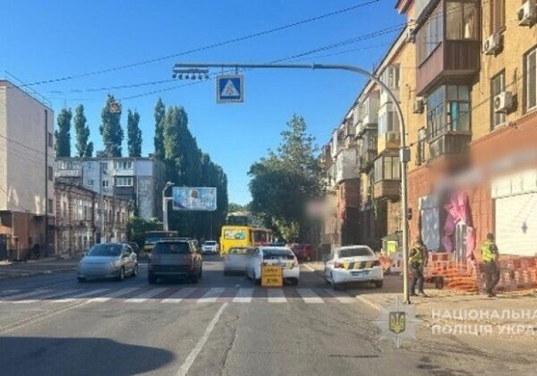 В Одессе сбили 17-летнюю девушку на пешеходном переходе В Одессе сбили 17-летнюю девушку на пешеходном переходе